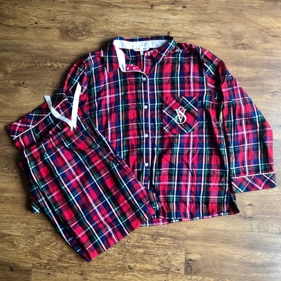 Victoria’s Secret Petite Length Pajamas - Picture 1 of 3